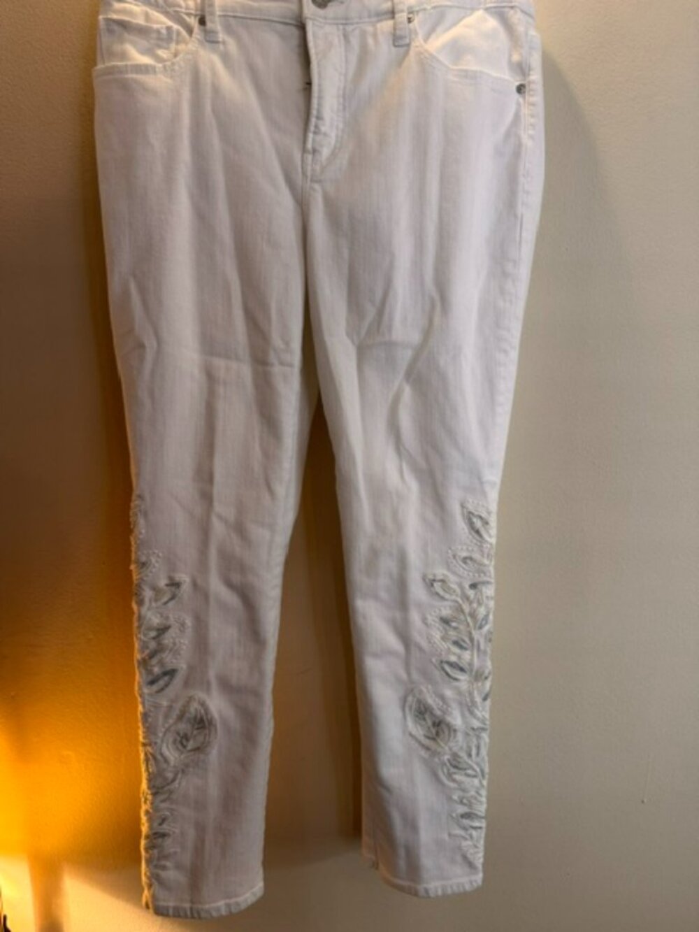 Chico's Girlfriend Slimming Cropped jeans w/embroidery